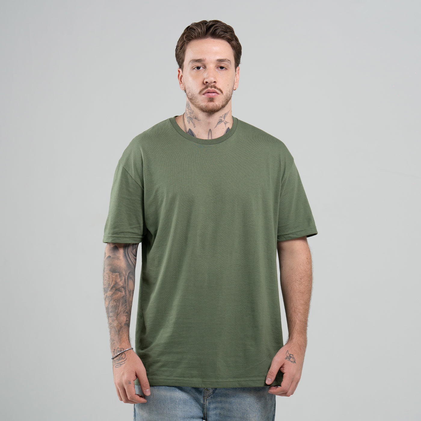 Camiseta Básica Adulto Unisex Ring Spun Su Verde Militar Gildan Ref. 64000