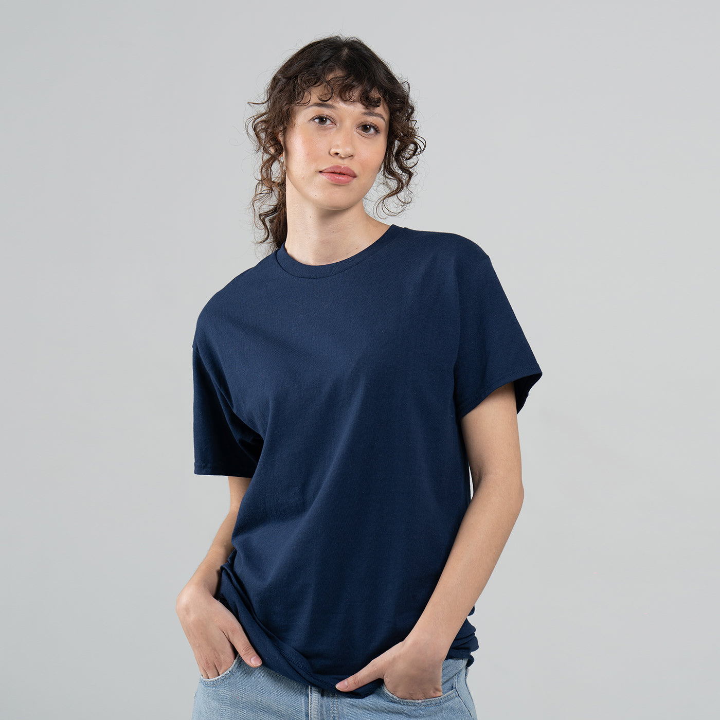 Camiseta Básica Adulto Unisex Ring Spun Azul Marino Gildan Ref. 64000