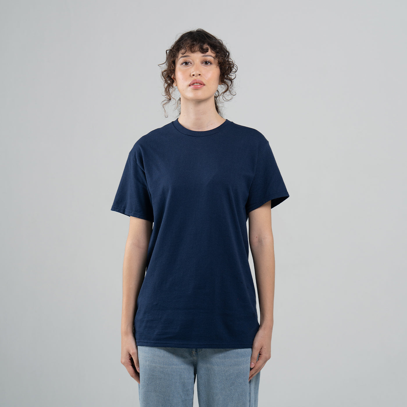 Camiseta Básica Adulto Unisex Ring Spun Azul Marino Gildan Ref. 64000