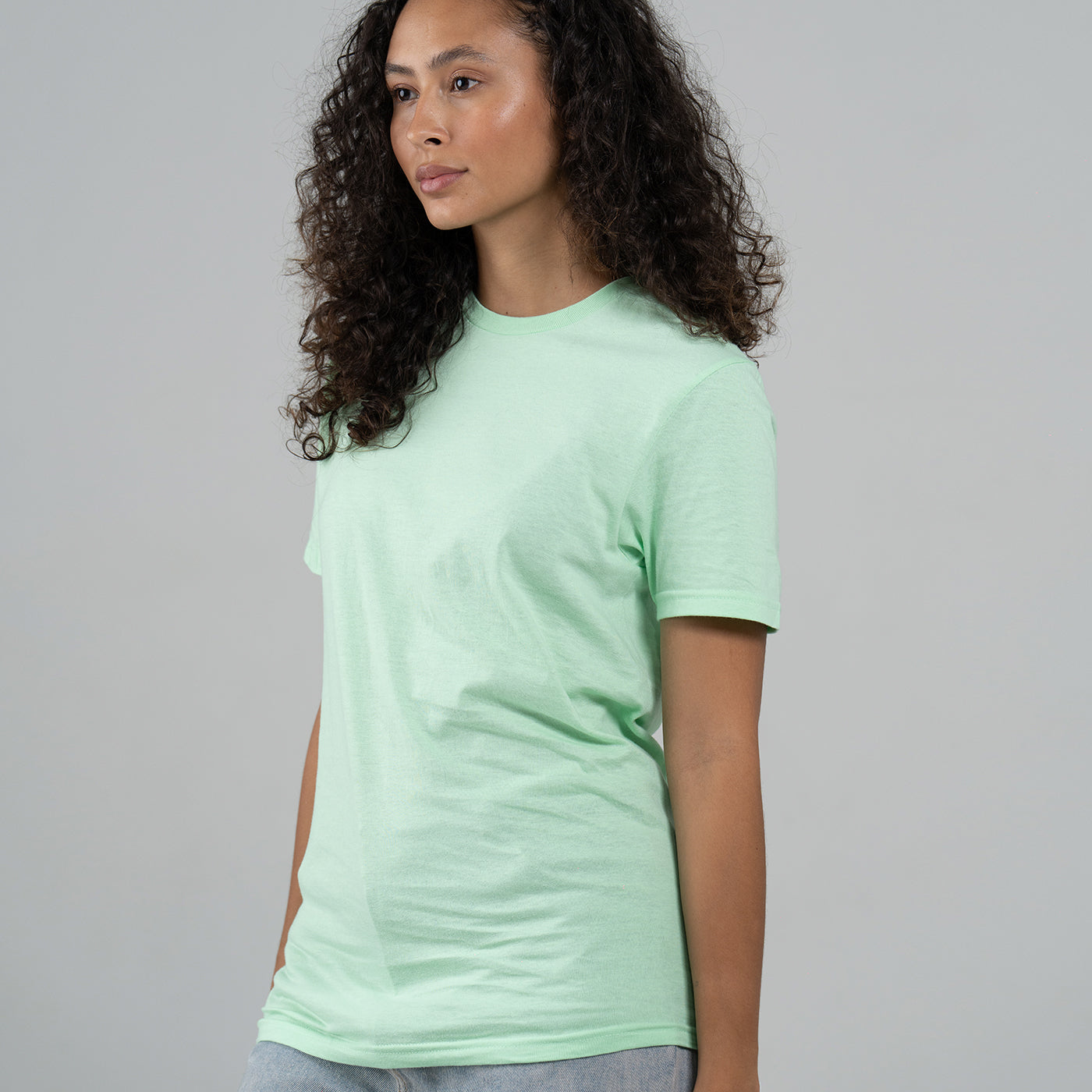 Camiseta Básica Adulto Unisex Ring Spun Verde Menta Gildan Ref. 64000