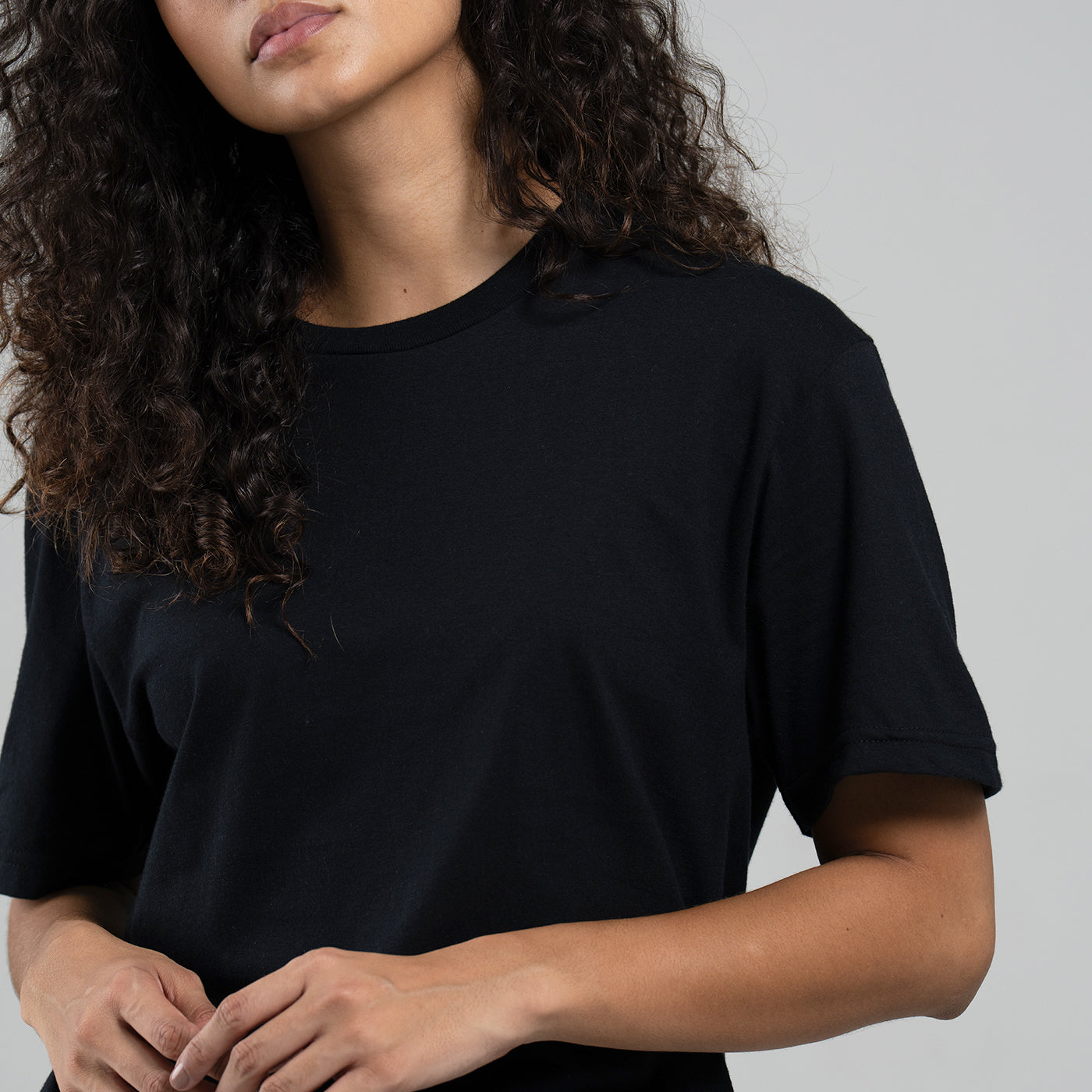 Camiseta Básica Adulto Unisex Ring Spun Negro Gildan Ref. 64000