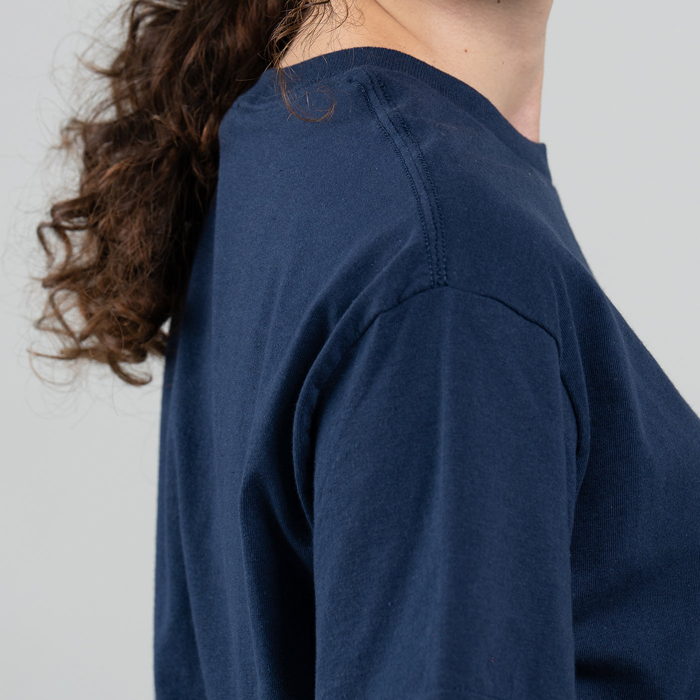 Camiseta Básica Adulto Unisex Ring Spun Azul Marino Gildan Ref. 64000