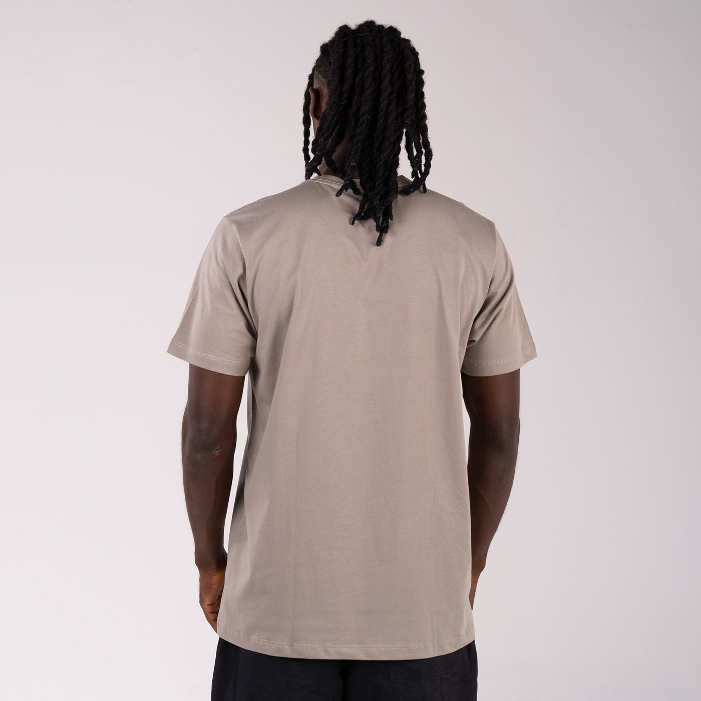 Camiseta Clásica Bahía Gris Medio